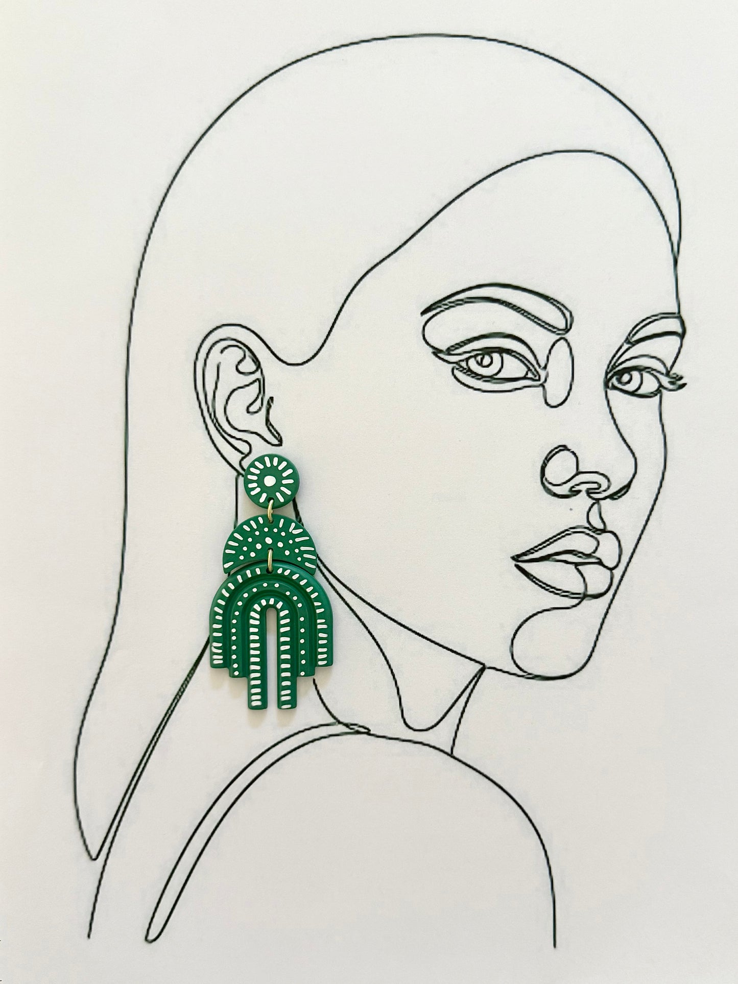 GREEN AND WHITE CURVE