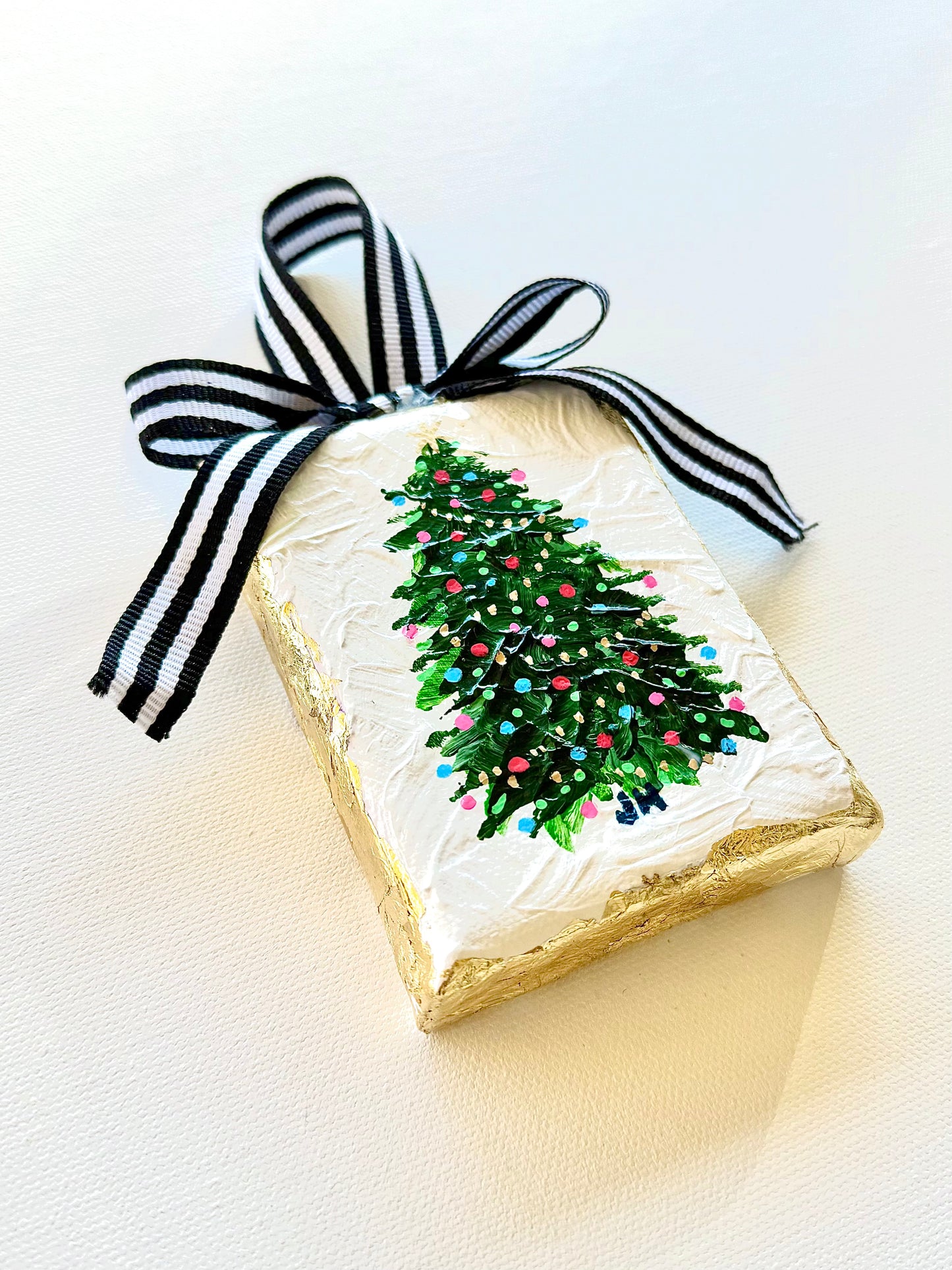 CANVAS TREE ORNAMENT in green