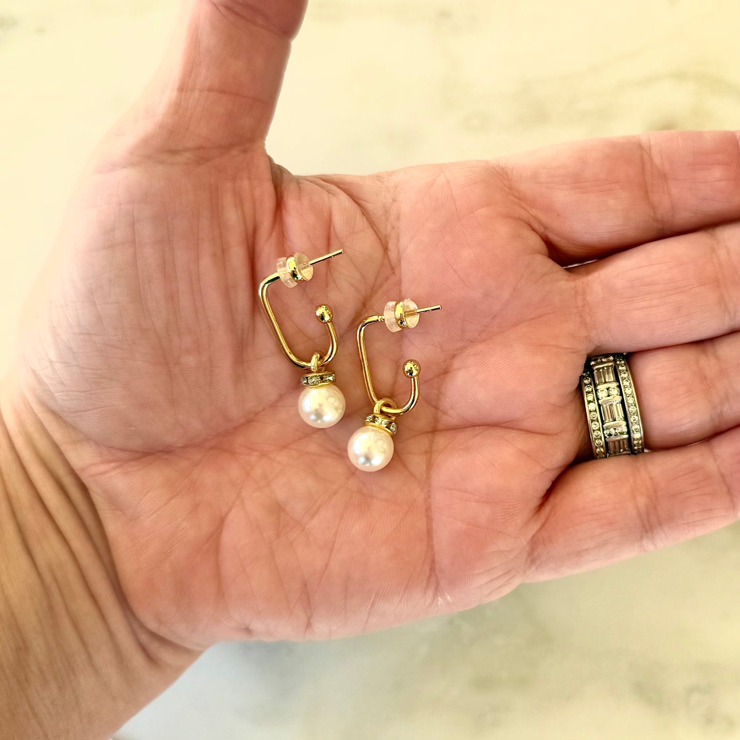 BALL DROP earrings - pearl